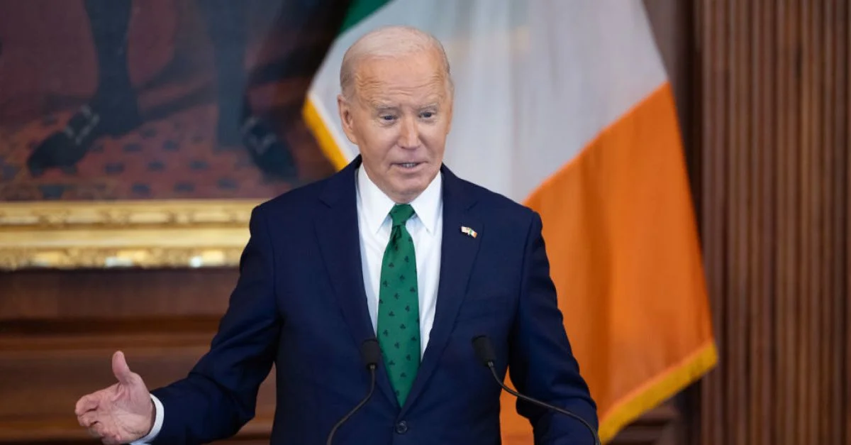Event showcases bipartisan humor with jabs at Trump and Biden (Credits: Breaking News)