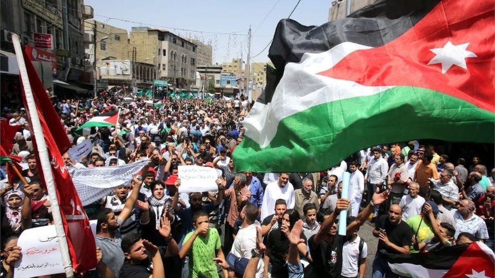 Jordanians gather for fifth day to denounce Israel (Credits: BBC)