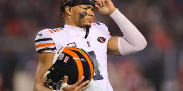 Justin Fields,  Chicago Bears' Quarterback (Credits: Getty Images)