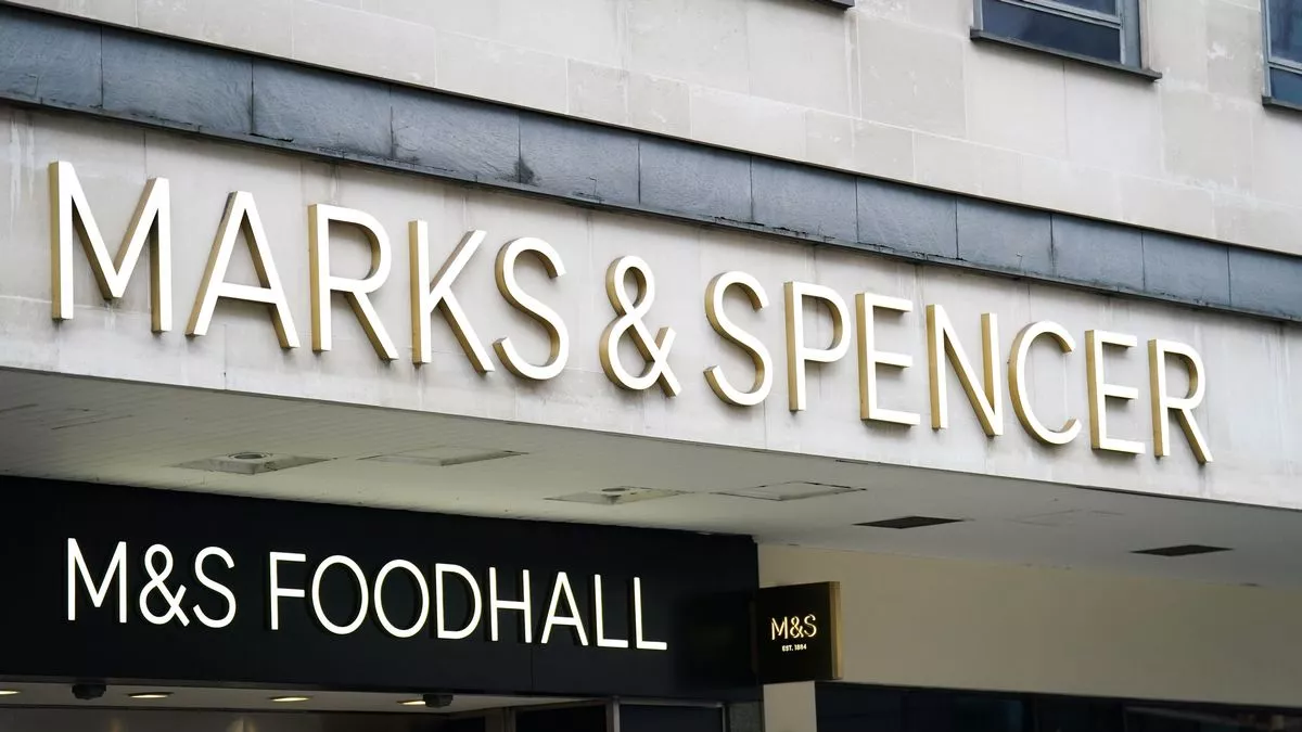 M&S sales surge during Christmas period (Credits: The Mirror)