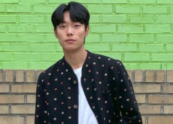 Ryu Jun-Yeol's actively attending events but maintained silence over the dating controversy.