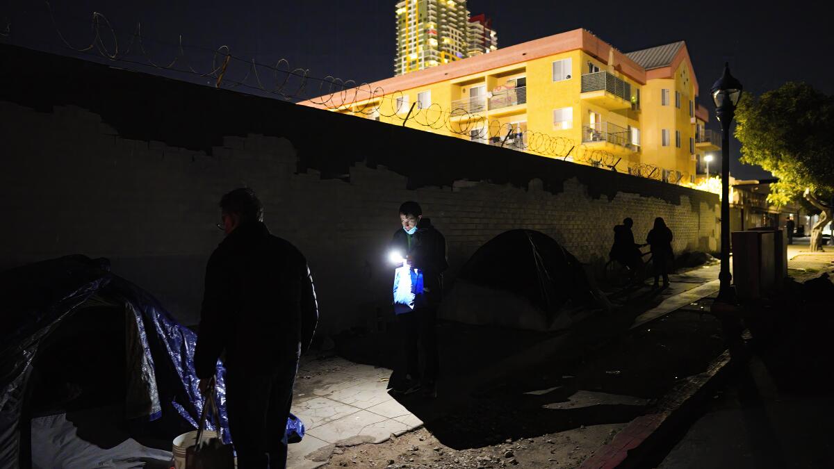 San Diego's homeless crackdown prompts legal scrutiny (Credits: San Diego Union Tribune)