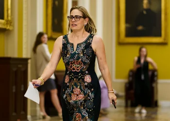 Sinema's exit sets stage for Gallego-Lake showdown (Credits: CW39 Houston)