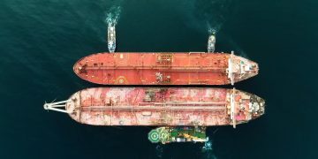 Stranded tankers exacerbate tensions (Credits: UNDP)