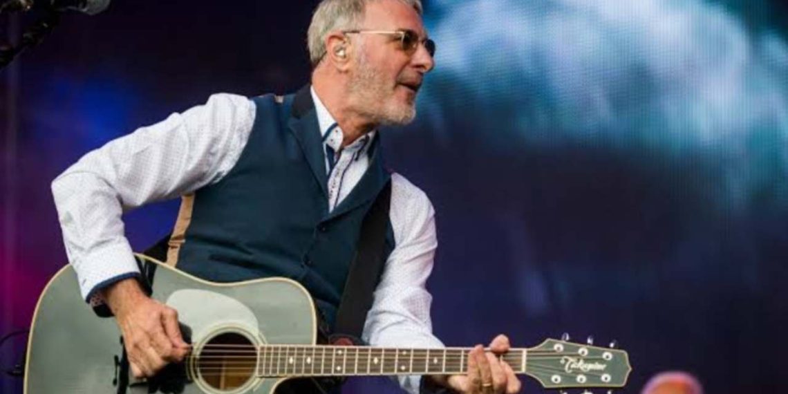 Steve Harley died and his fans are mourning the loss (Credit: YouTube)