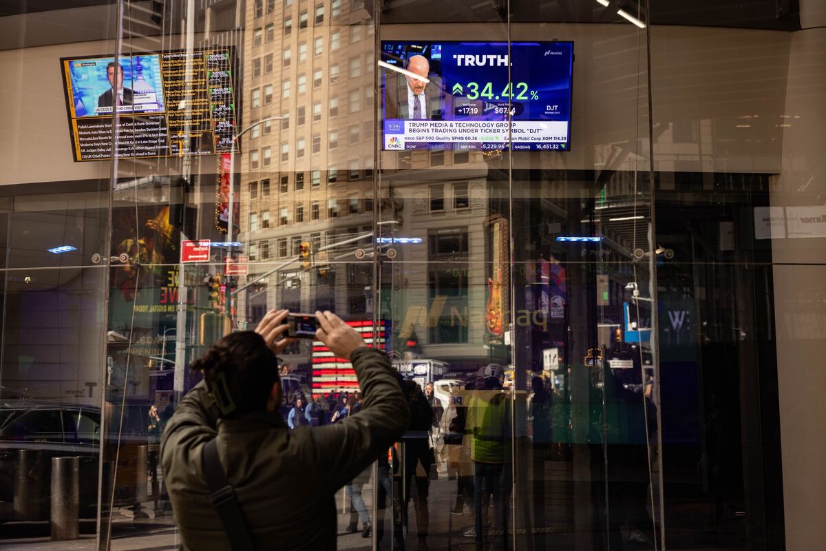 Analysts skeptical of Truth Social's profitability (Credits: Bloomberg)