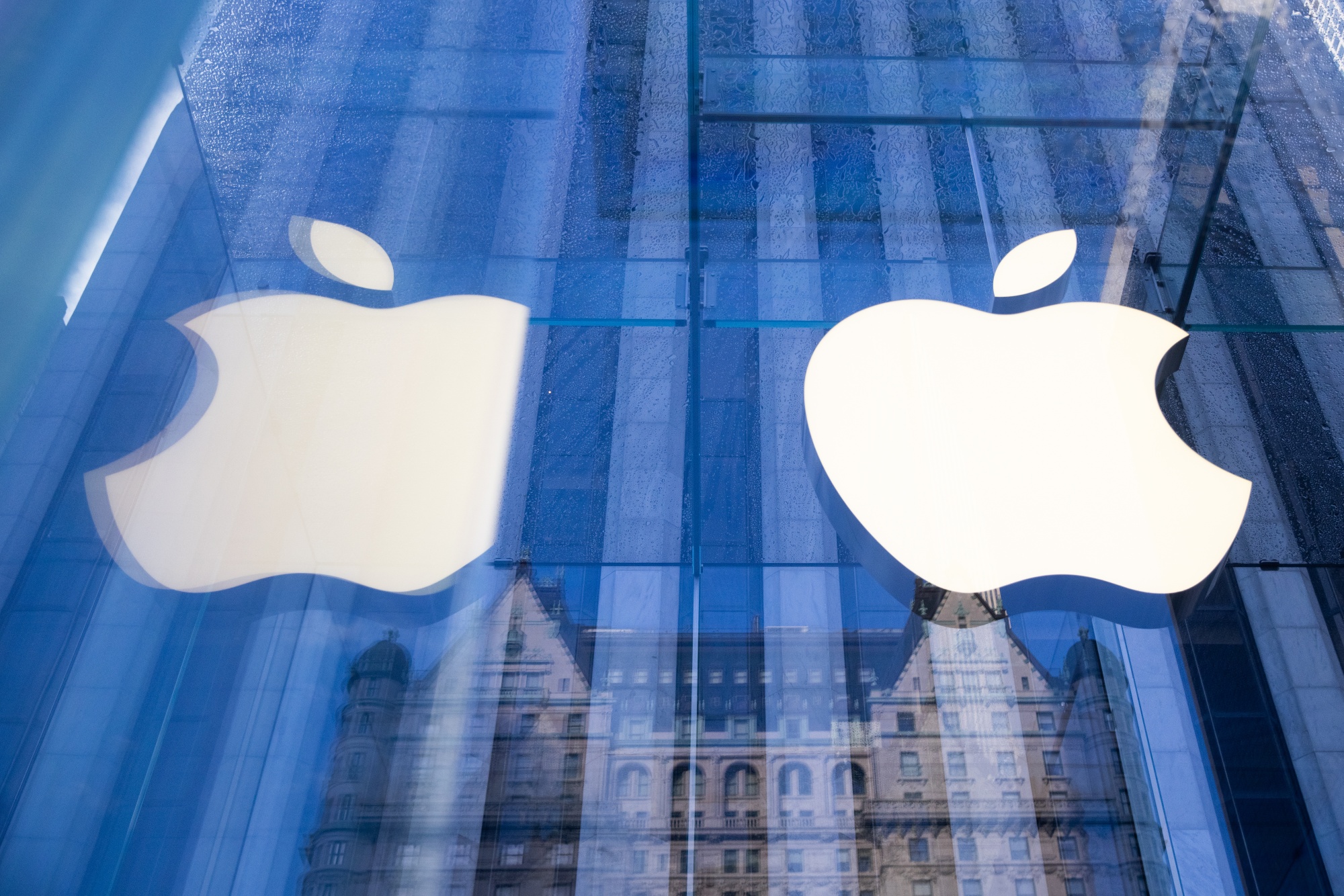 Bernstein's rating upgrade reflects confidence in Apple's future growth (Credits: Bloomberg)
