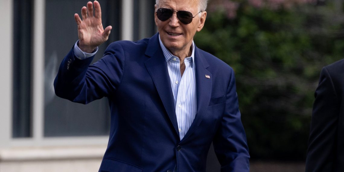 Biden's signing sets a January 19 deadline for TikTok's potential sale (Credits: Bloomberg)