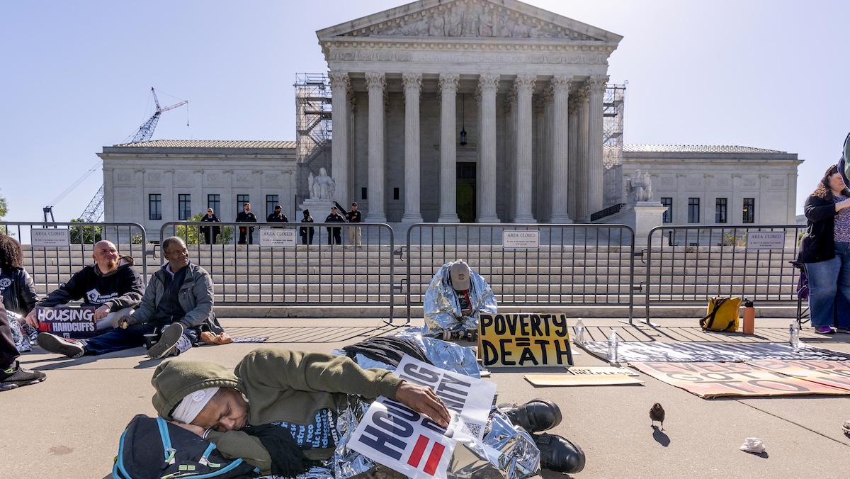 Conservative justices question whether homelessness constitutes a punishable status (Credits: AP Photo)