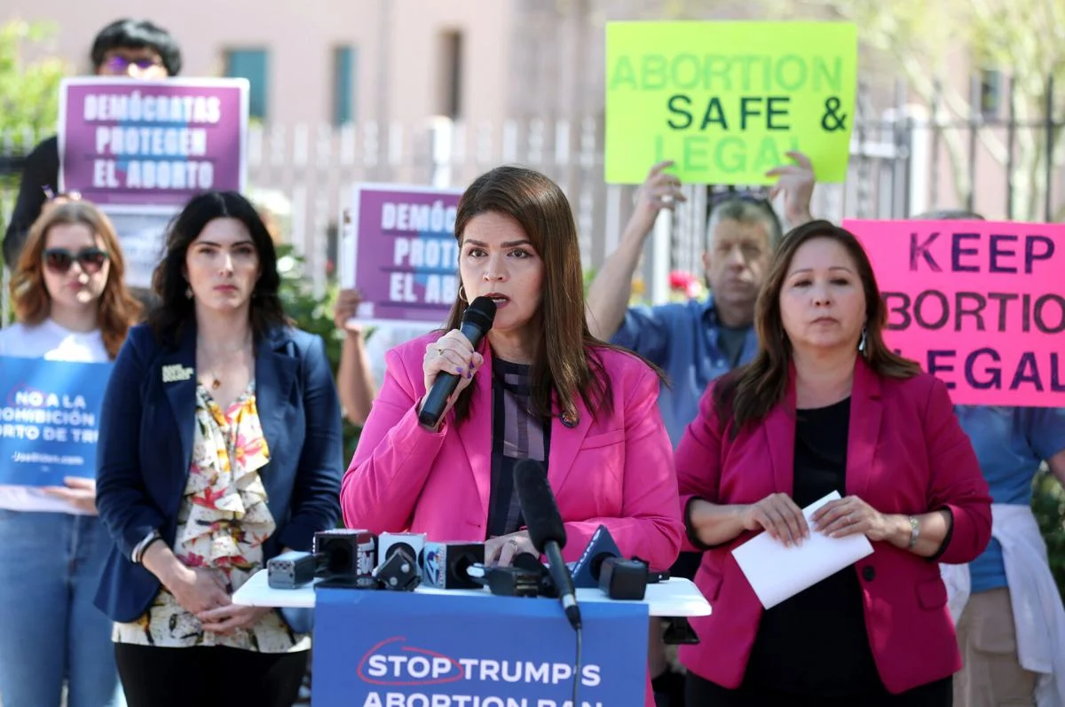 Democrats mobilize nationwide against Arizona's abortion ban ruling (Credits: Arizona Daily Star)