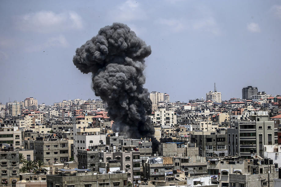 Israeli airstrikes continue, raising casualties and tensions (Credits: EPA-EFE)