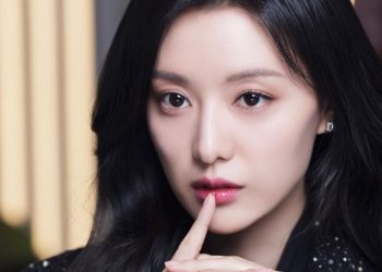 Actress Kim Ji-Won is under scrutiny for purchasing a 6.3-billion-won building in Gangnam, Seoul, using a company named Jiwon Entertainment.