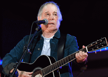 Paul Simon to serenade guests with classic hits post-dinner (Credits: AP Photo)