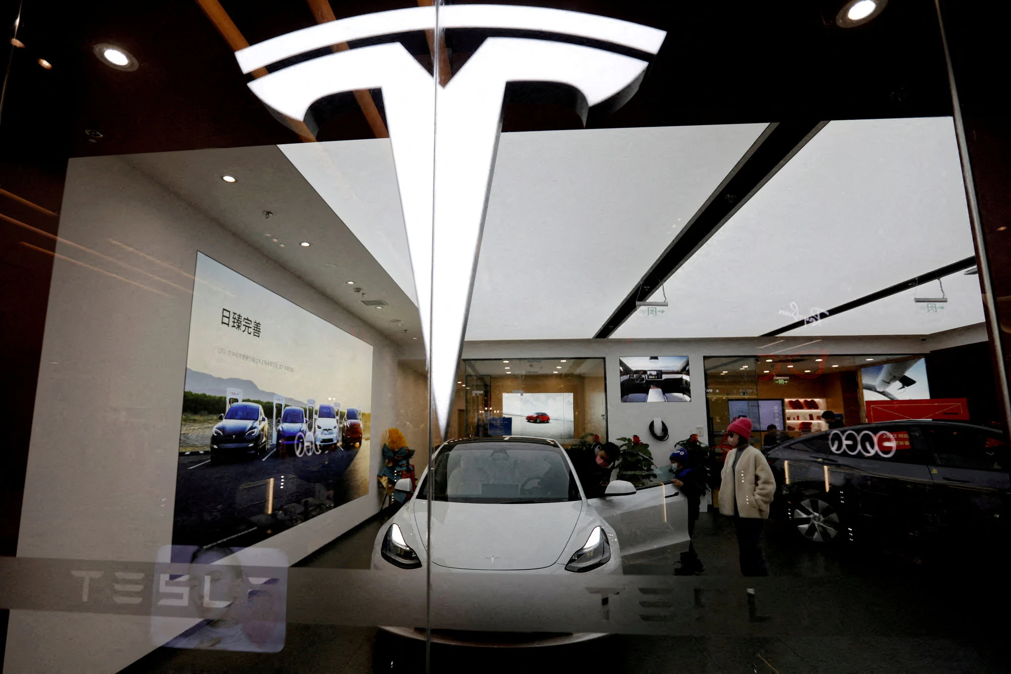 Premier Li's meeting with Musk highlights U.S.-China economic cooperation (Credits: Reuters)