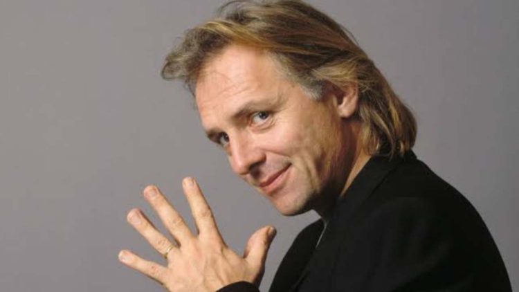Rik Mayall (Credit: Pinterest)