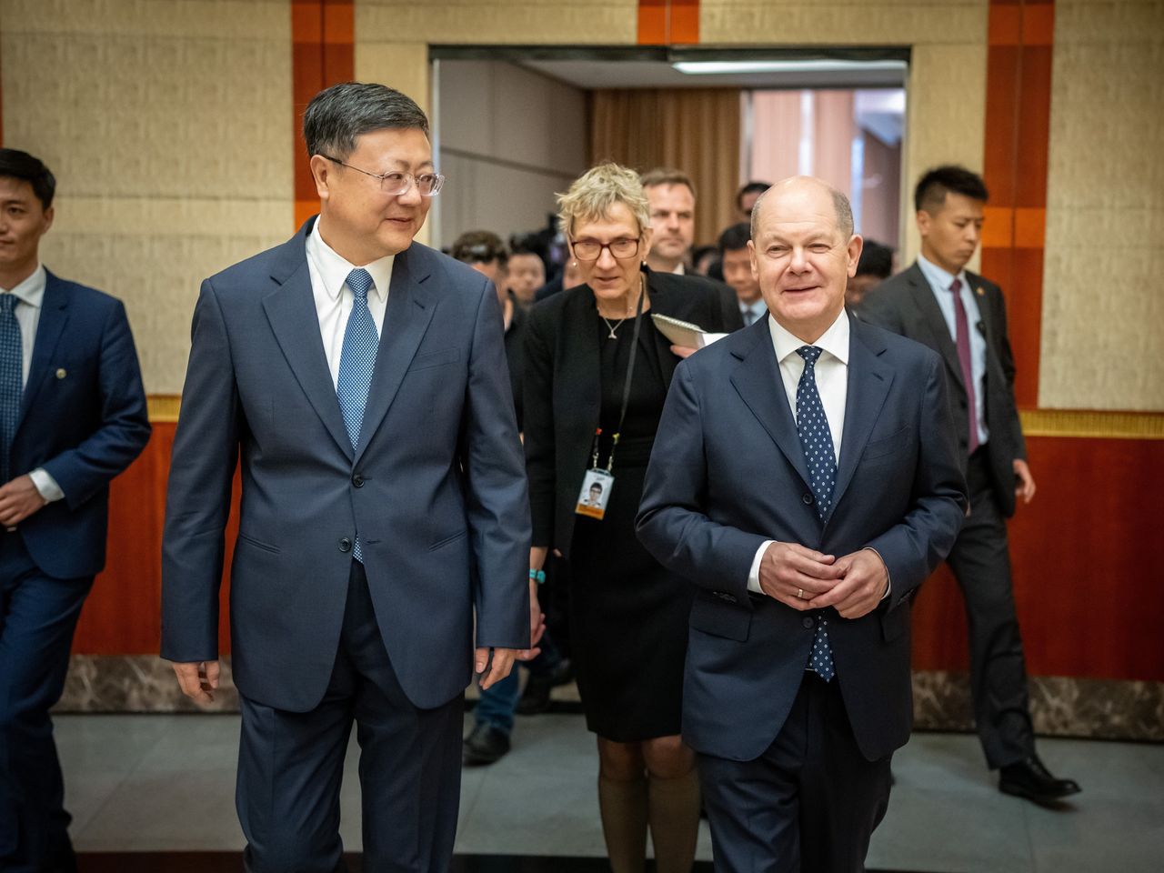 Scholz's diplomatic push in Beijing garners praise from Ukrainian President (Credits: Zuma Press)