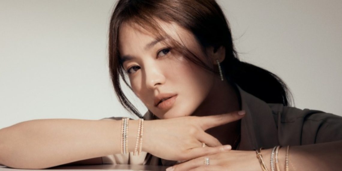 Song Hye-Kyo and writer Noh Hee-Kyung reunite for their third collaboration.