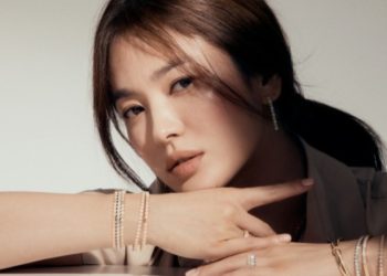 Song Hye-Kyo and writer Noh Hee-Kyung reunite for their third collaboration.