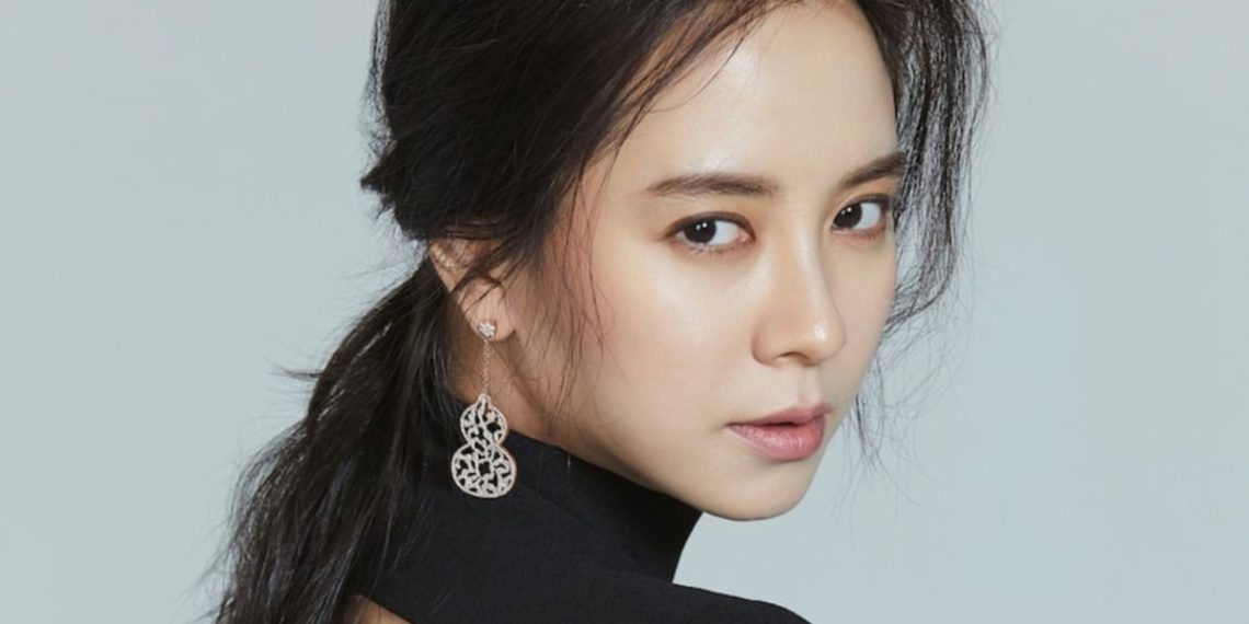 Song Ji Hyo finally gains the status of "ace" on her long-time running variety show.