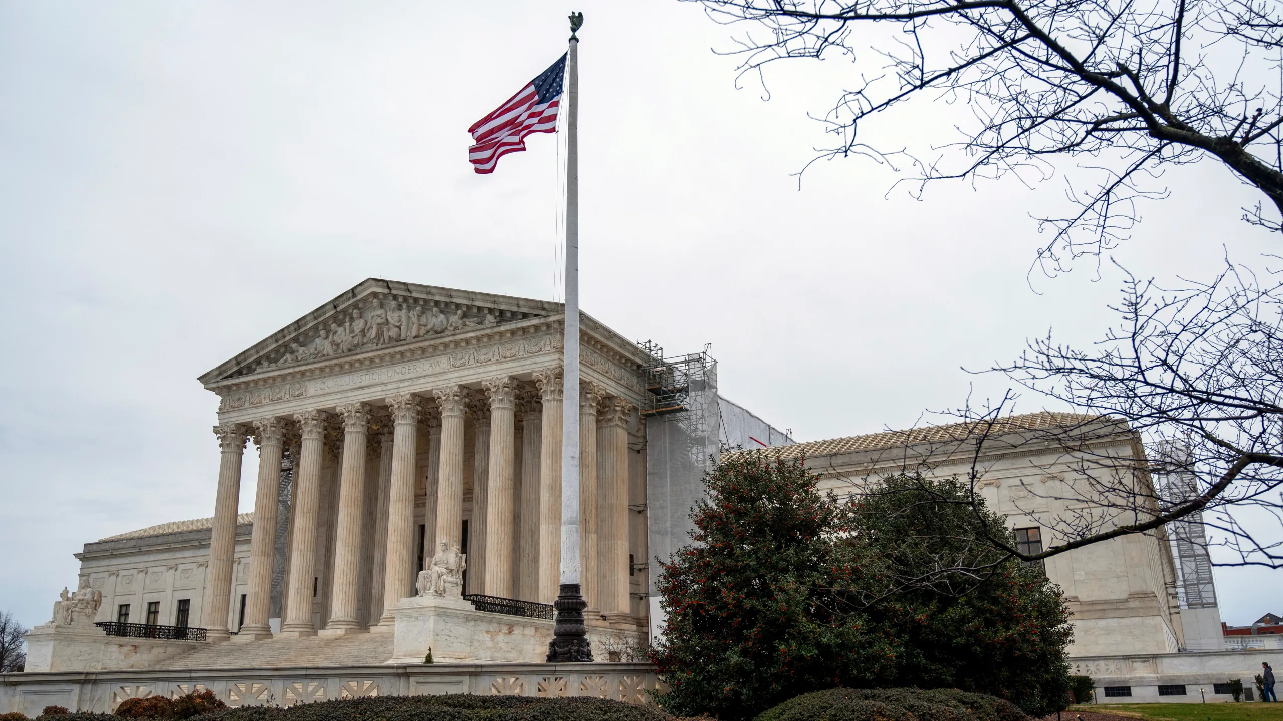 Supreme Court hearing postpones Trump's trial (Credits: Fox 59)