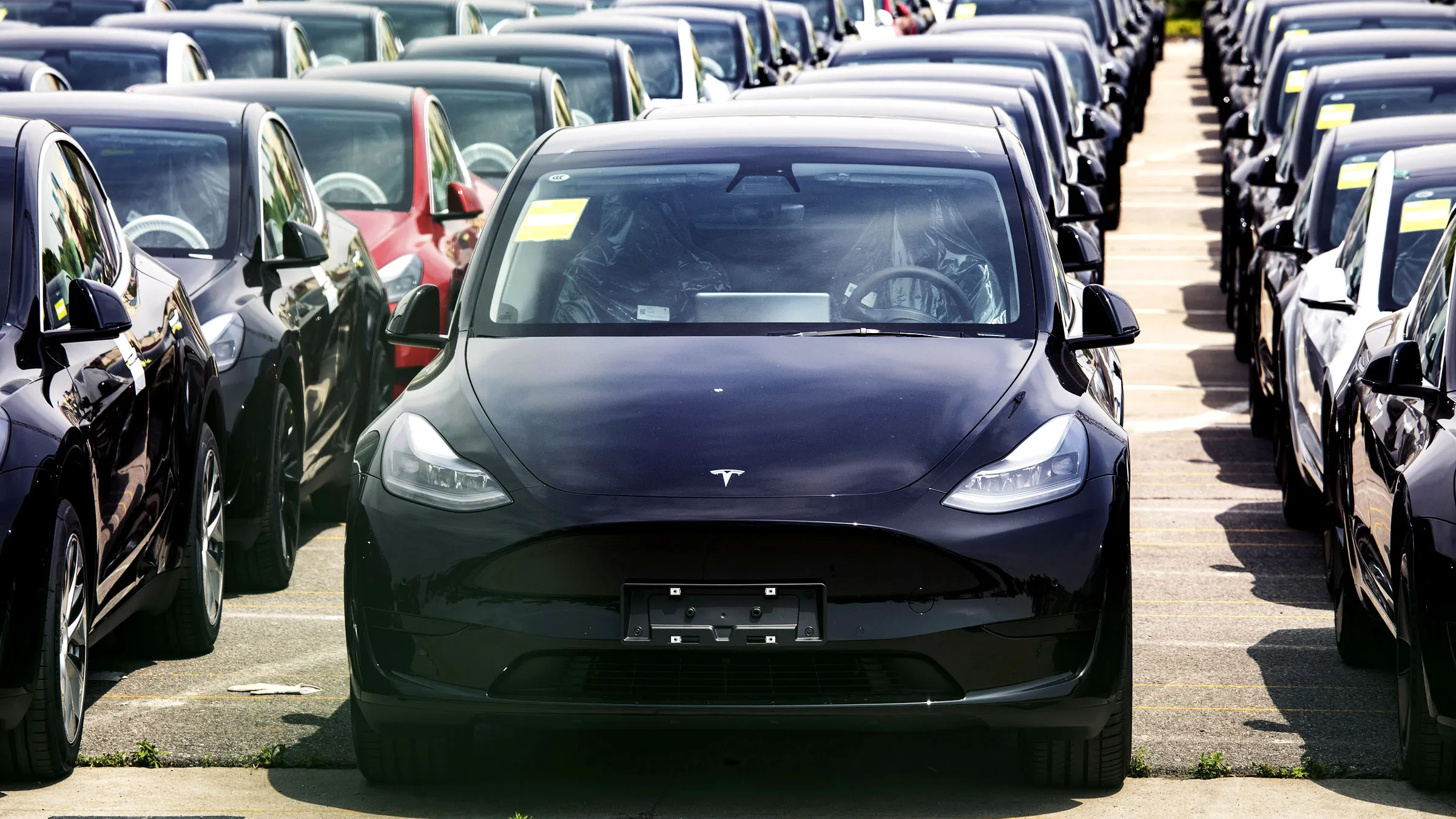 Tesla's pivot raises questions for EV buyers and Biden's policies (Credits: Wired)