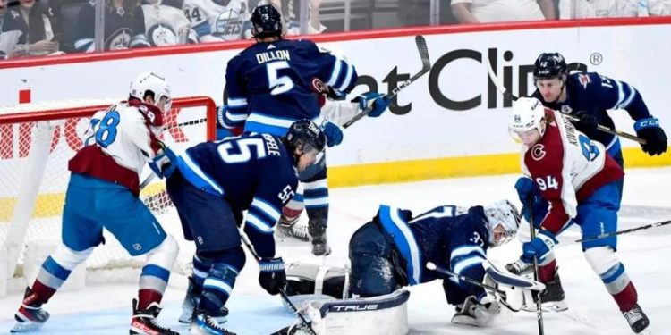 Jets vs. Avalanche (Credit: NHL)