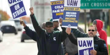 Workers await UAW's verdict on potential strike against Daimler (Credits: NewsNation)