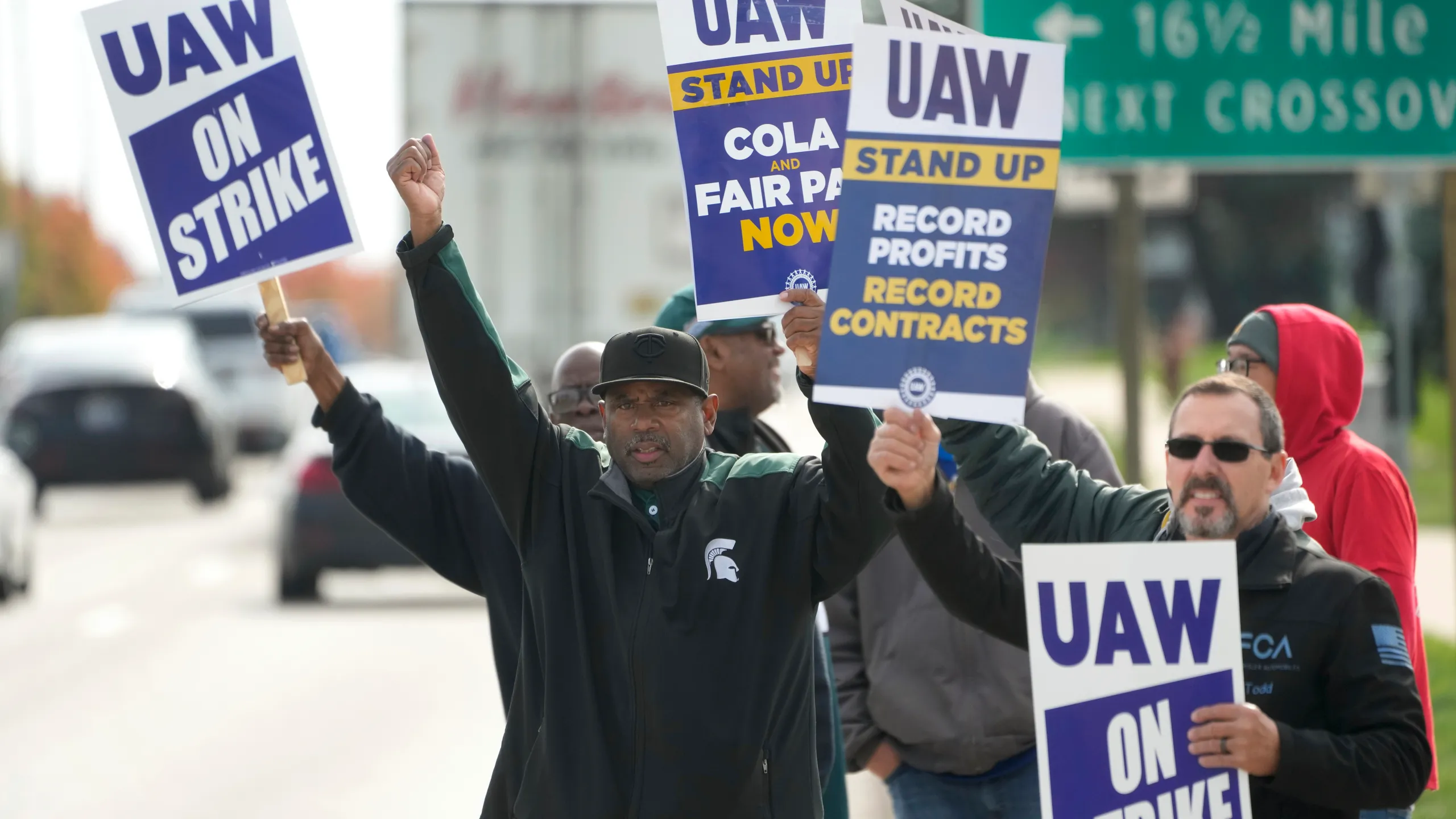 Workers await UAW's verdict on potential strike against Daimler (Credits: NewsNation)