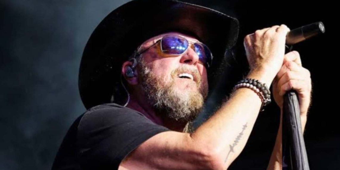 Colt Ford got hospitalised (Credit: Reddit)