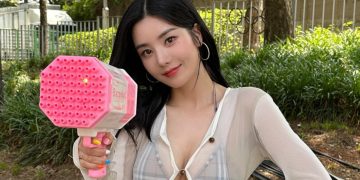 Kwon Eunbi discusses nerves performing solo at "Waterbomb."