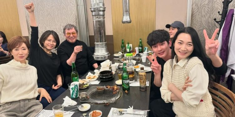 Actress Kim Jung-nan shares emotional wrap party photos, praising the drama's flawless teamwork.