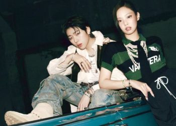 Zico's collaboration with Jennie, "SPOT!," dominates domestic charts like Melon, Genie, and Bugs.