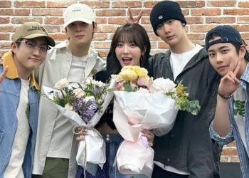 ASTRO members, including Cha Eun-woo, extend support to Moon Sua at Billlie's fan concert.