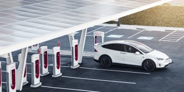 Automakers affirm commitment to Tesla network integration (Credits: Autonews)