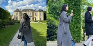 Lisa of BLACKPINK posts selfies from Paris, including moments at the Rodin Museum and beach.