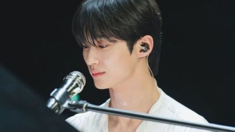 Byeon Woo Seok's Weverse banter showcases his playful side