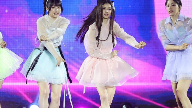 Danielle enchants with ethereal presence at heritage event performance