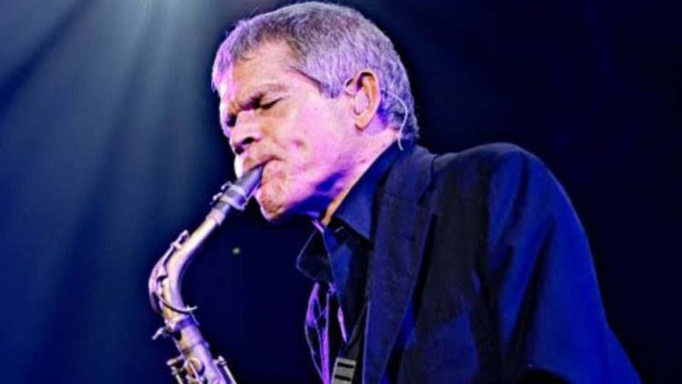 The legendary saxophonist, David Sanborn left all of us behind