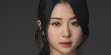 Debate over Yunjin's singing style versus LE SSERAFIM's musical direction