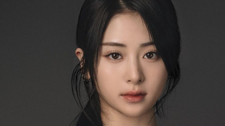 Debate over Yunjin's singing style versus LE SSERAFIM's musical direction