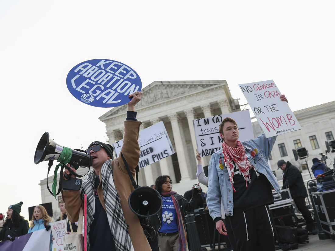 Federal appeals court debates Idaho law blocking abortion assistance to minors (Credits: The Washington Post)