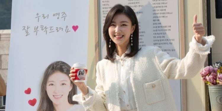 Initially aspired to be a flight attendant before entering entertainment (Credits: Otakukart)