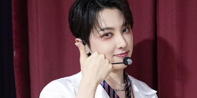 OnlyOneOf member Rie reveals incidents of fans hugging and kissing him without consent during their world tour (Credits: Otakukart)