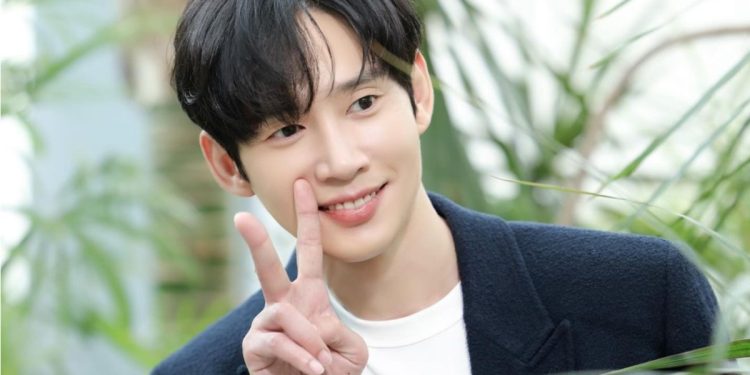 Park Sung-hoon discusses his relentless work schedule and motivations behind staying busy.