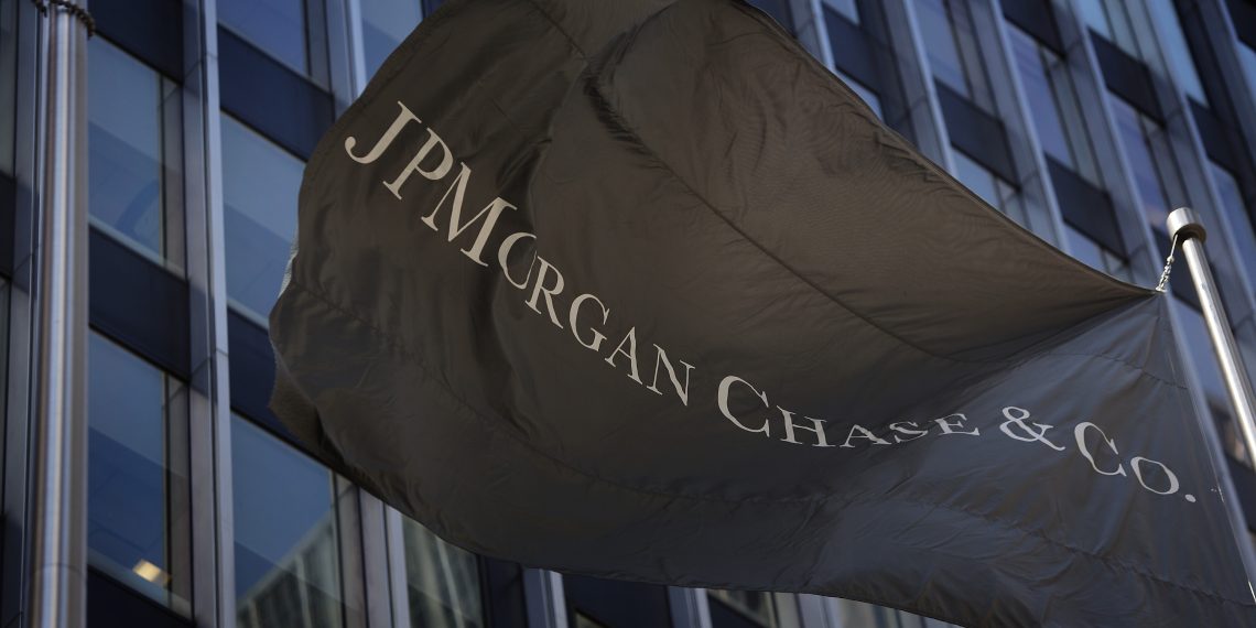 Potential $100 million penalty looms over JPMorgan for trading discrepancies (Credits: Bloomberg)