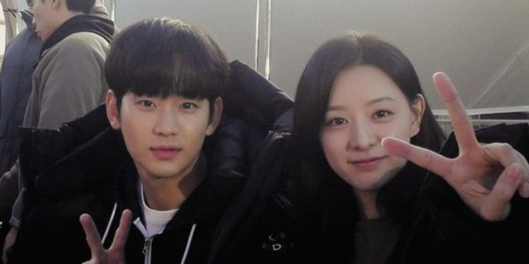 On-screen chemistry of amin lead of K-drama "Queen of Tears "fuels rumors of off-screen relationship.