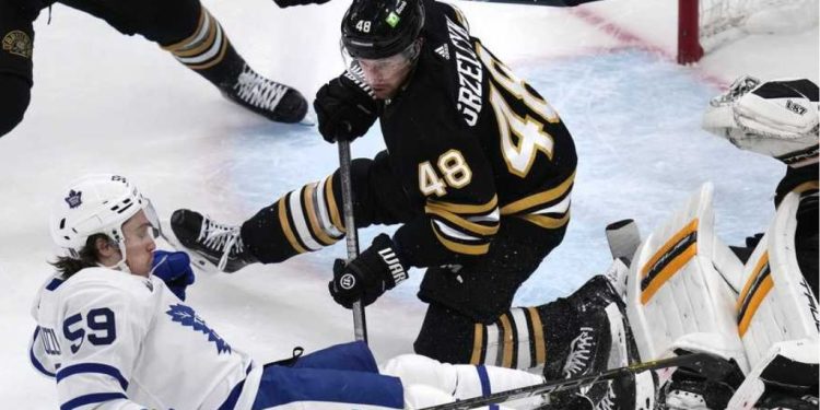 Bruins vs. Maple Leafs (Credit: NHL)