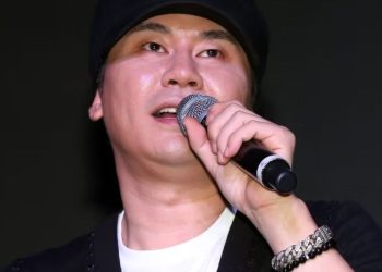 Yang Hyun Suk personally announces the comback for the two groups