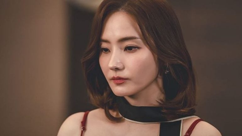 Baek Seol Ah confronts Moon Jung In with intense fury