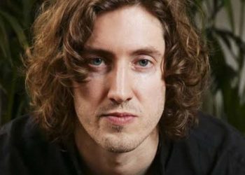 Dean Lewis